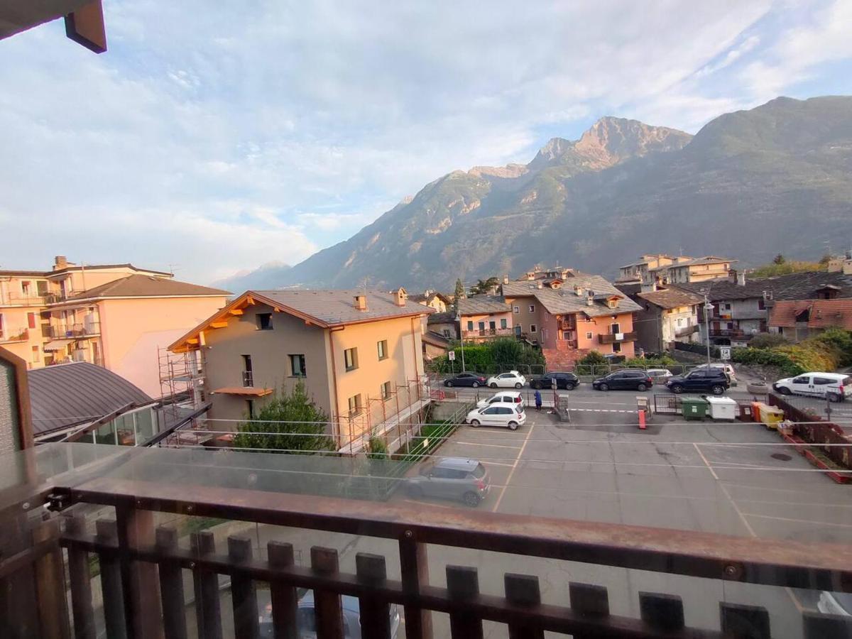 Appartamento Chentre En Ville - A 2 Passi Dal Centro - Parcheggio Gratuito - Cir-Vda-Aosta-0073 Екстериор снимка